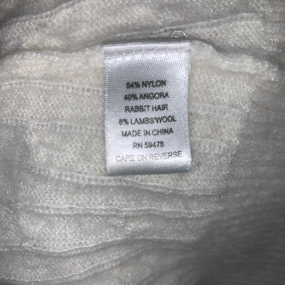 Kaisley: angora/lambs wool super soft sweater - Picture 5 of 5